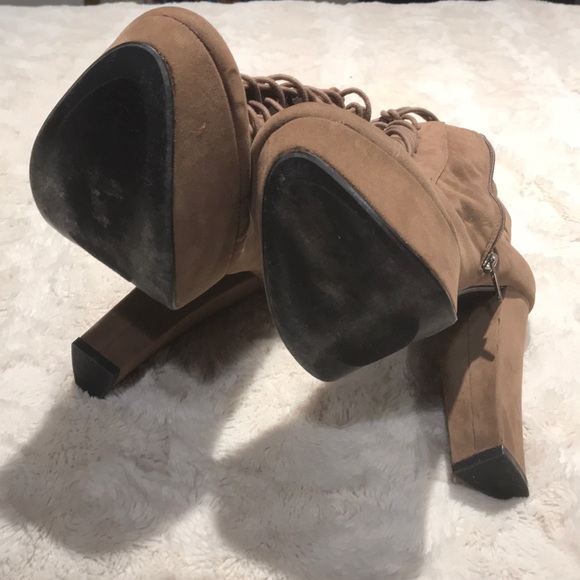 Modesta tomo size 11 - Picture 2 of 5